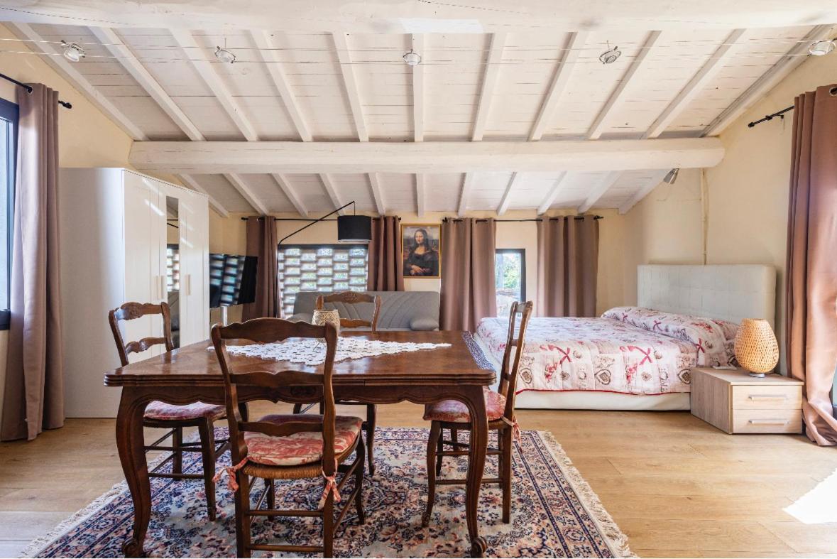 Incantevole Con Piscina Ferienhaus